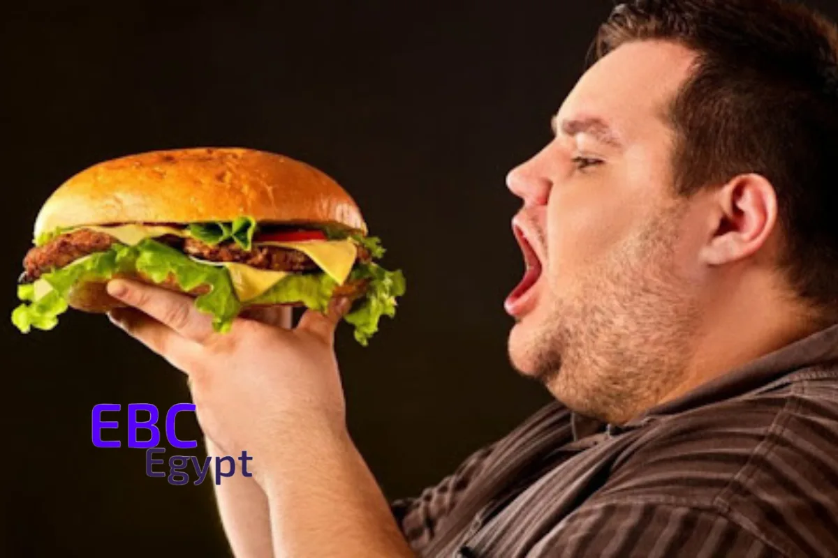 هل تناول الطعام ليلاً يزيد الوزن؟ هذه أهم مشاكل الأكل قبل النوم!