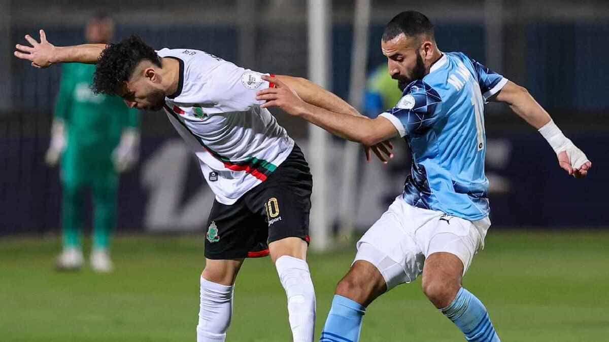 لقطة مثيرة تشعل الجدل.. هل تعرض بيراميدز للظلم أمام الجيش الملكي؟